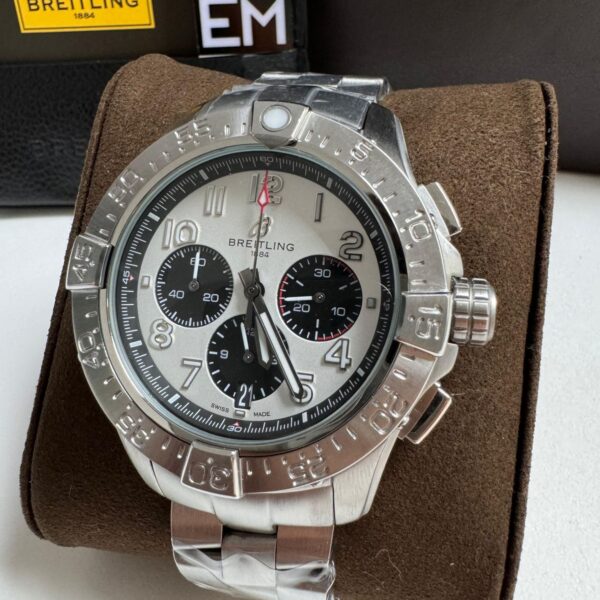 Breitling Avenger