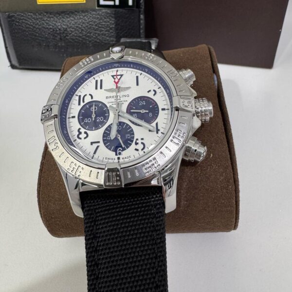 Breitling Avenger