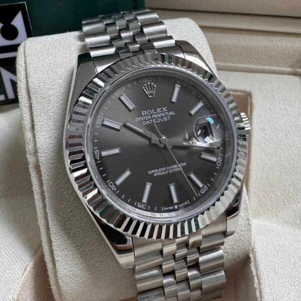 Rolex Datejust - Cinza - Bezel canelado - Jubilee