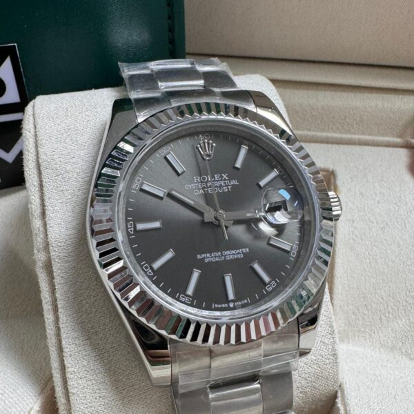 Rolex Datejust - Cinza - Bezel canelado - Oyster