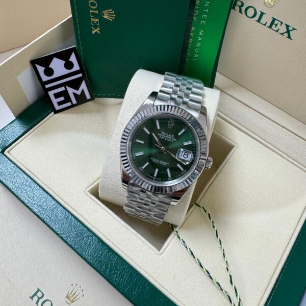 Rolex Datejust - Verde - Bezel Canelado - Jubilee
