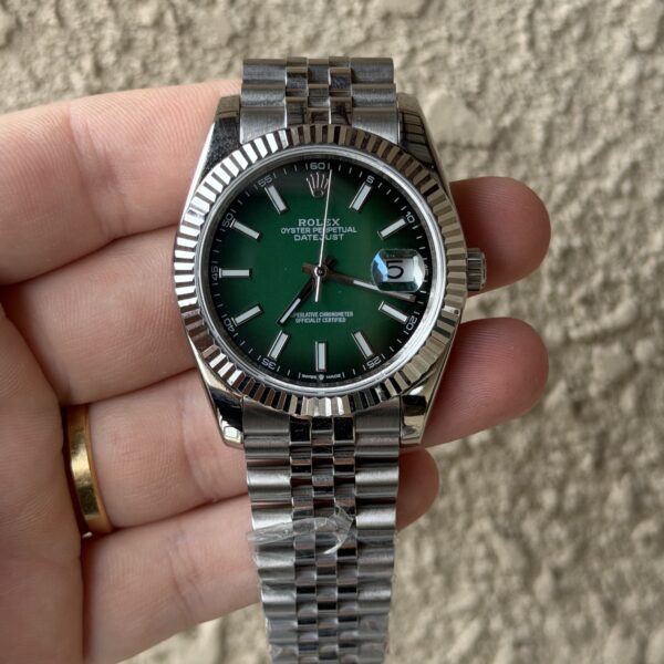 Rolex Datejust - Verde 2026 - Bezel Canelado - jubilee